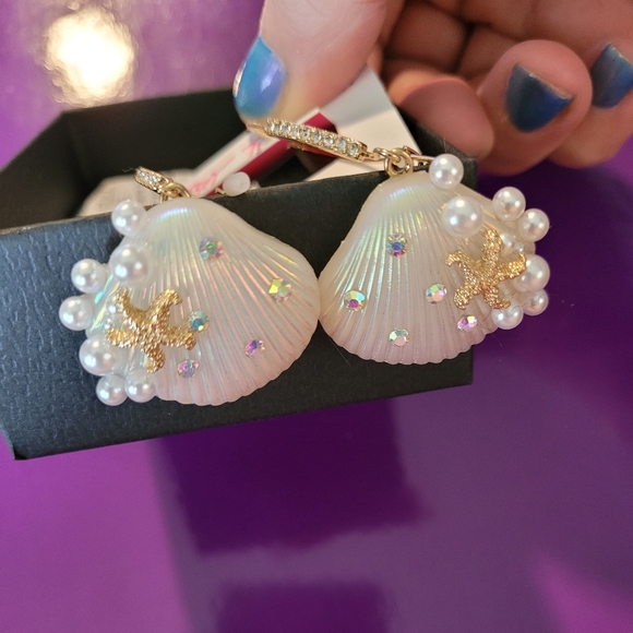 Betsey Johnson shell/ starfish earrings NWT - Picture 17 of 17